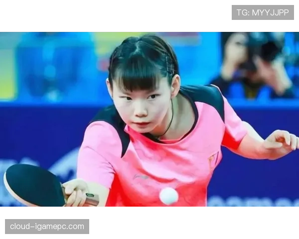 何卓佳私下穿得比赛场还飒，这姐是去打球还是走秀？